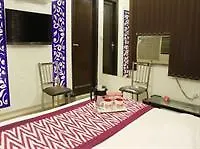 Oyo Rooms Arakashan Road 7875